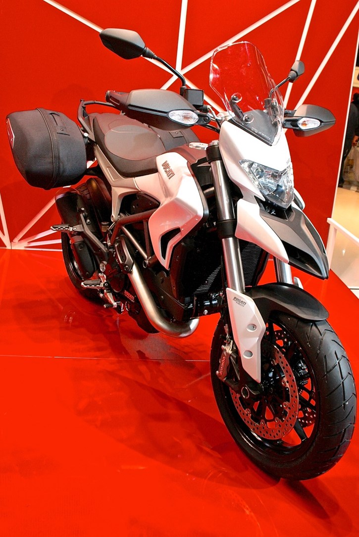 Hyperstrada